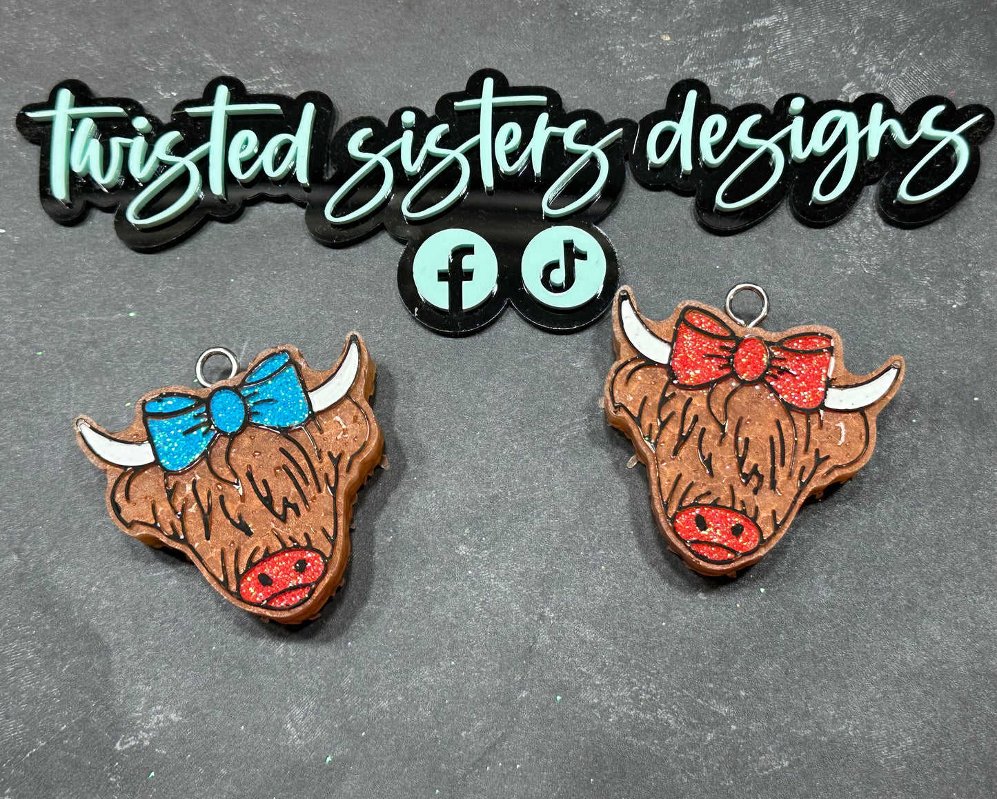 Highland Cow w/ Bow. {VC}