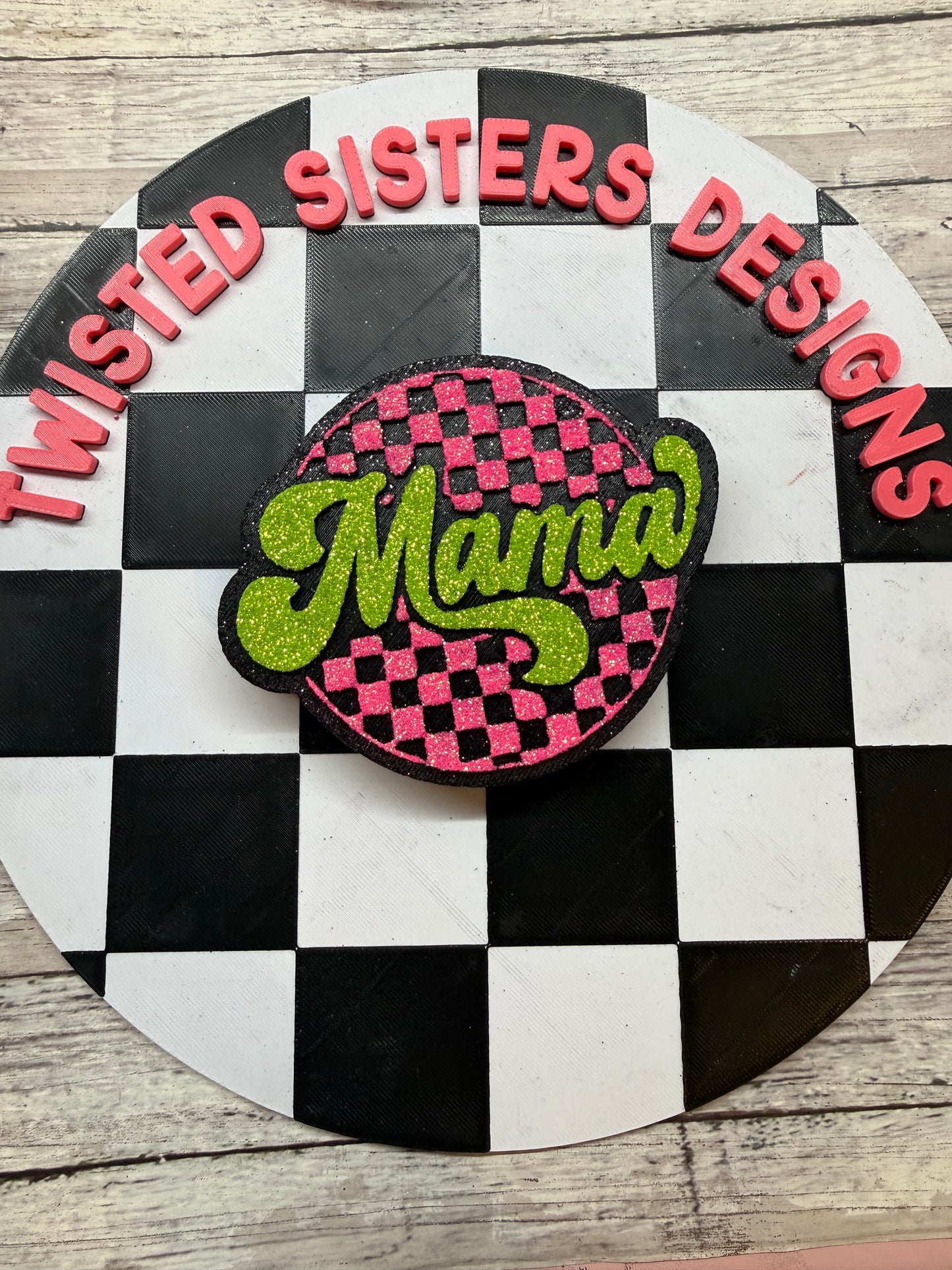 Checkered Mama. (Round)