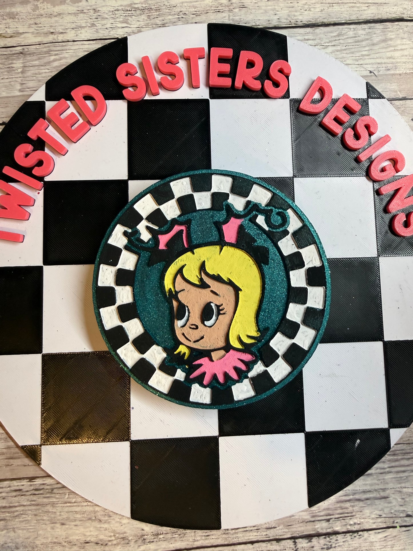 Checkered Cindyyyy Lou Round.